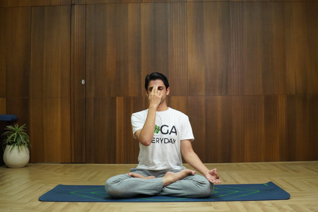 Meditation for Work Stress: Techniques, Music & Tips to Stay Calm at Work 2 1000016817