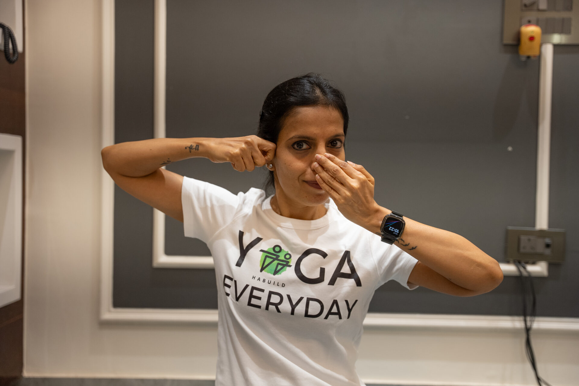 Face Yoga: How to Lift, Tone & Sculpt Your Skin Naturally 2 face yoga