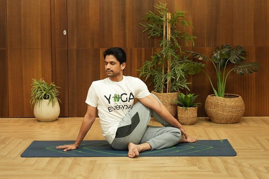 10 Effective Yoga Asanas for PCOD 7 Ardha matsyendrasana