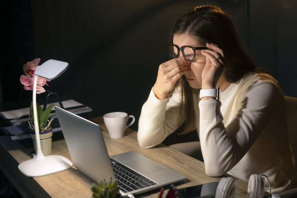 Long-Term Side Effects of High Screen Time: A Growing and Alarming Concern 1 Long-Term Side Effects of High Screen Time
