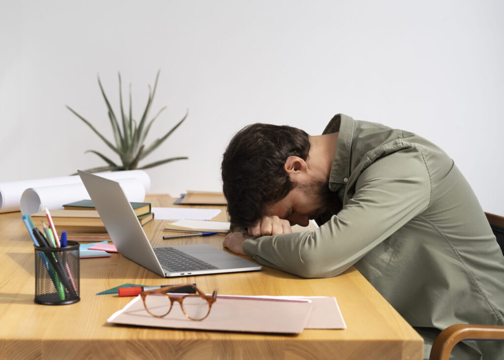 Long-Term Side Effects of High Screen Time: A Growing and Alarming Concern 6 side view man dealing with imposter syndrome
