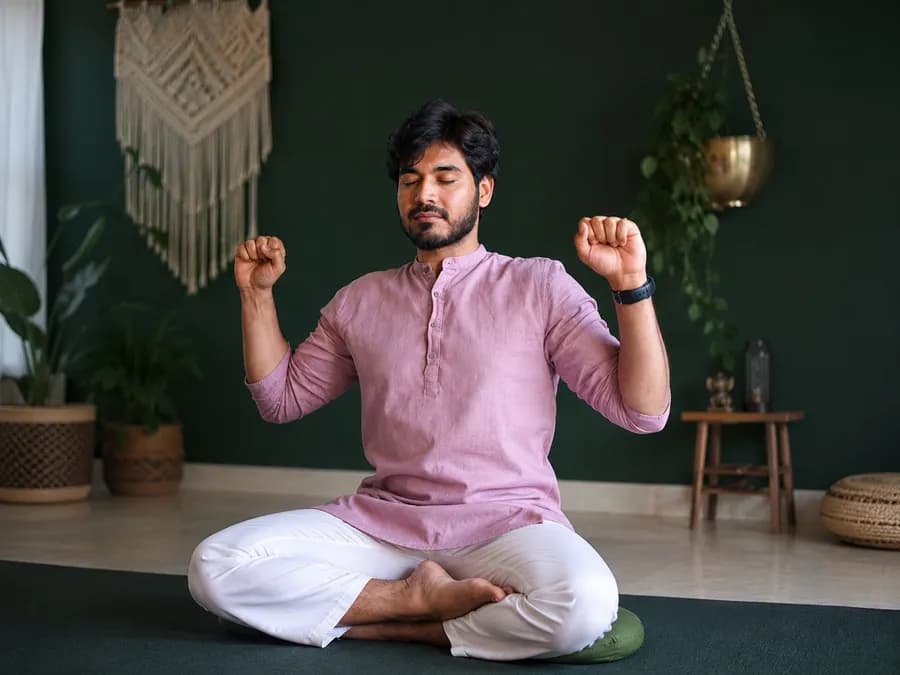 Bhastrika Pranayama: Steps, Benefits and Precautions
