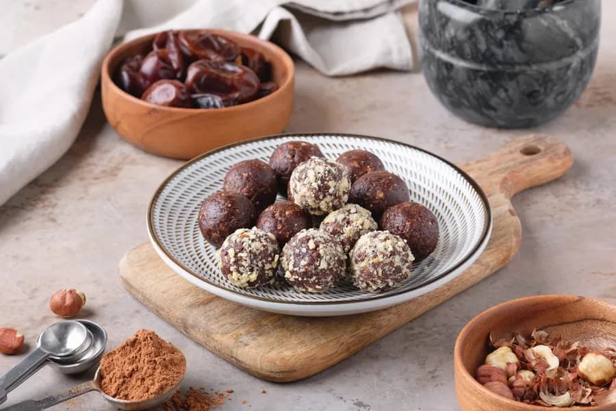 Date and Nut Energy Bites: Healthy Snacks Recipe