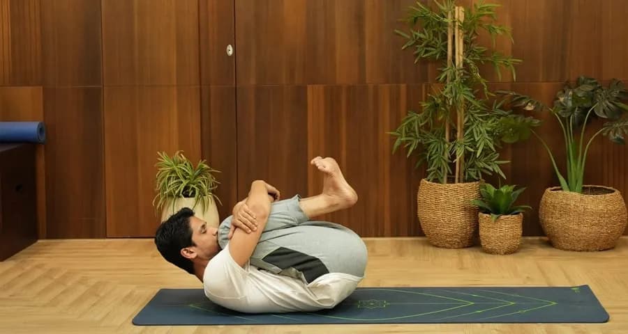 Pawanmuktasana (Wind-Relieving Pose)