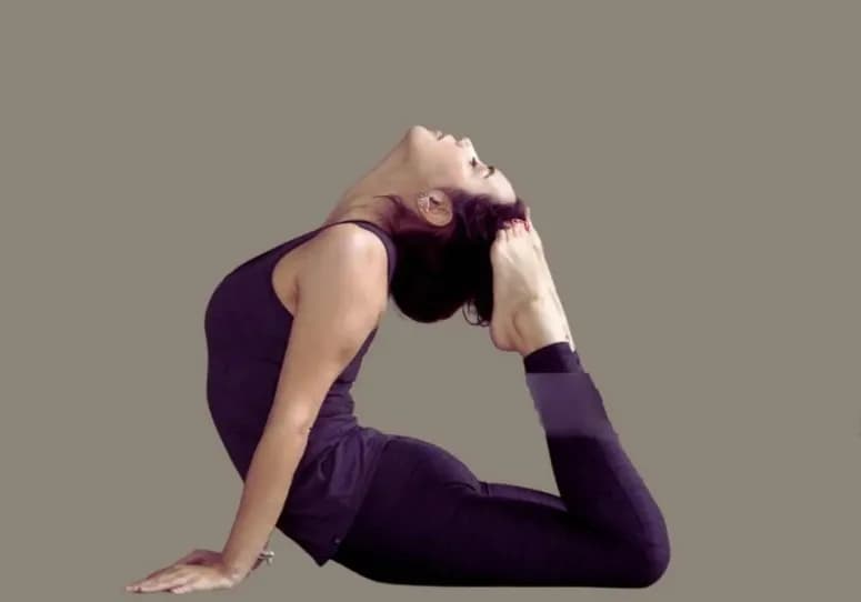 Purna Bhujangasana (Full Cobra Pose)