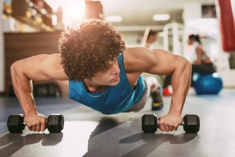 young-man-exercising-at-the-gym-2026-01-05-06-35-13-utc.jpg